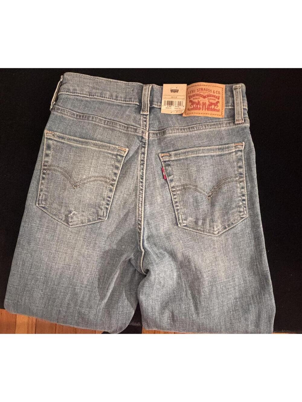 Y2K Levi’s 724 High Rise Straight Jeans Waist 26 | Light Wash Distressed Denim